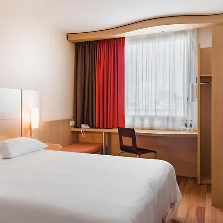 Ibis West Station Warschau