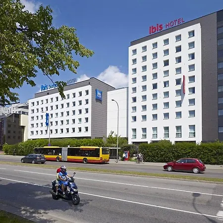 Ibis West Station Hotel 3*