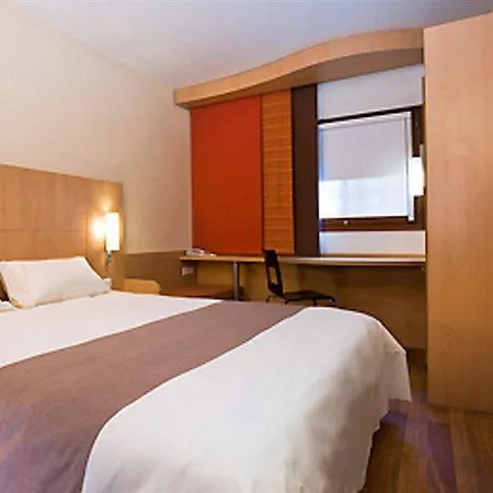 Ibis West Station Warschau