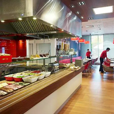 Hotel Ibis West Station Warschau