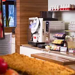 Ibis West Station 3*