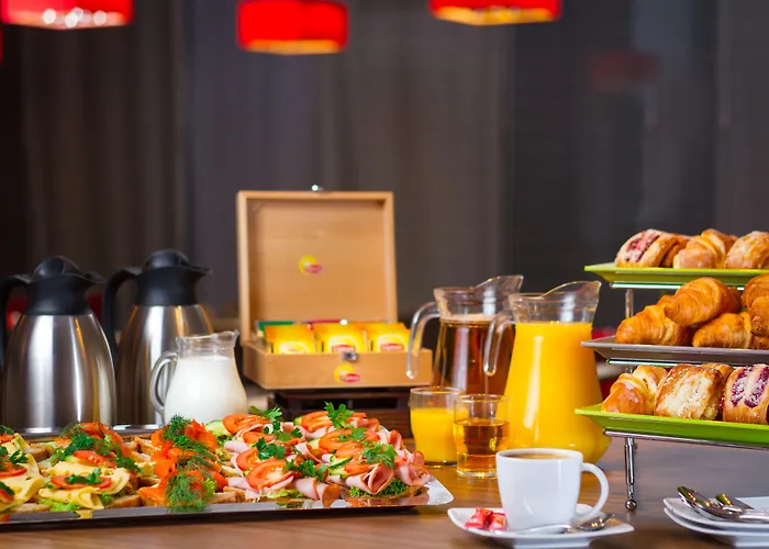 Ibis West Station Hotel 3*