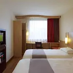 Hotel Ibis West Station