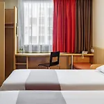 Hotel Ibis West Station Varsovia