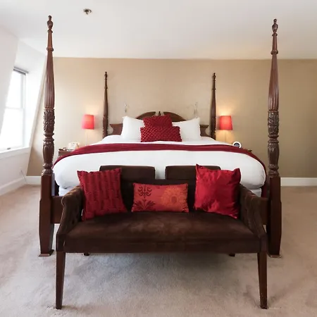 Szálloda Ibis West Station 3*