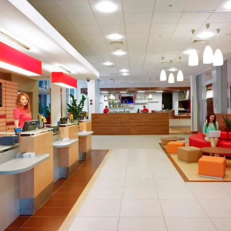 Ibis West Station Szálloda 3*