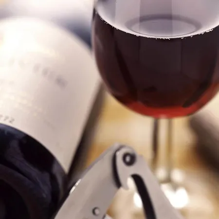 Ibis West Station 3*