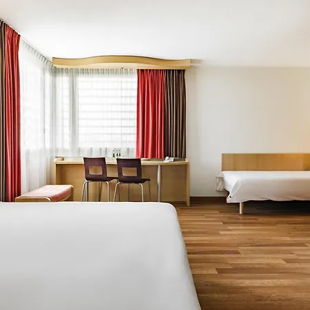 Ibis West Station Hotel Varsavia