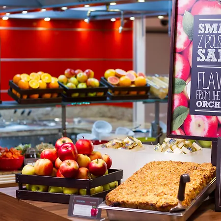 Szálloda Ibis West Station 3*