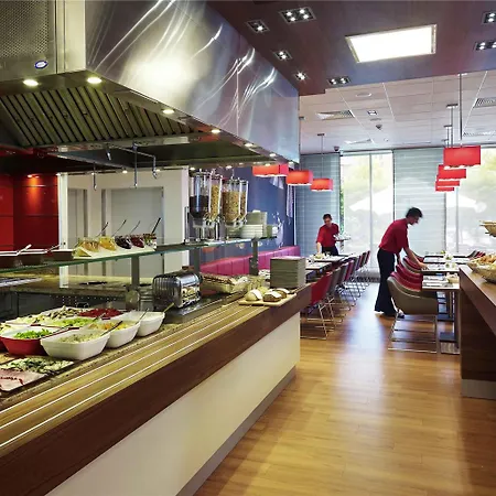 Ibis West Station Hotel 3*
