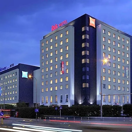 Hotel Ibis West Station 3*