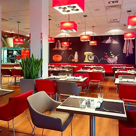Ibis West Station Varsovia
