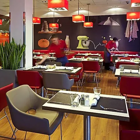 Ibis West Station 3* Varsovia