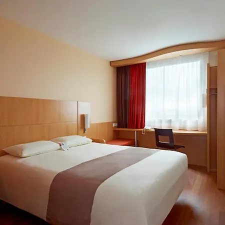 Ibis West Station 3* ワルシャワ
