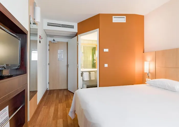 Ibis Reduta Hotel 3*
