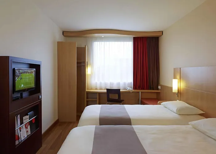 Hotel Ibis West Station