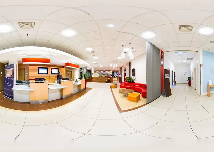 Ibis West Station 3*