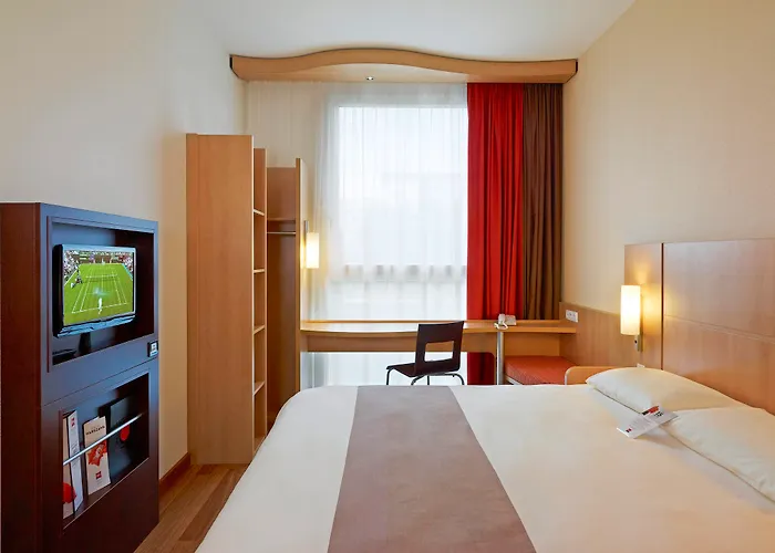 Ibis West Station Hotel Varsovia