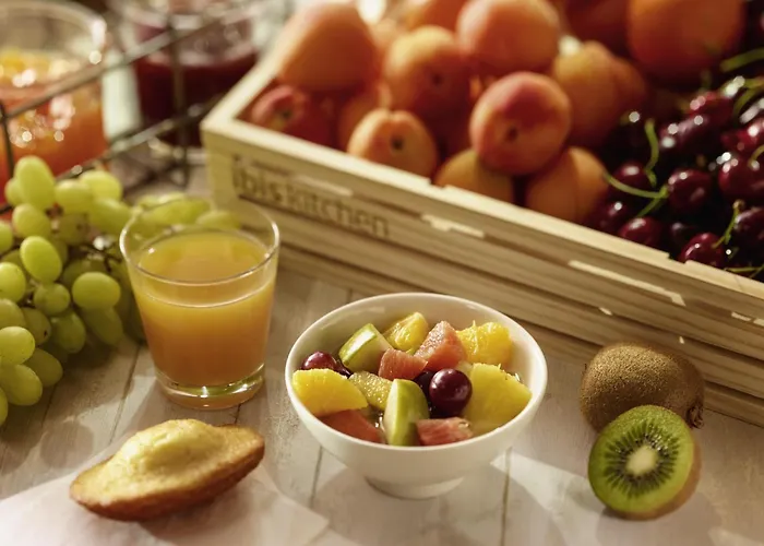 Hotel Ibis West Station 3*