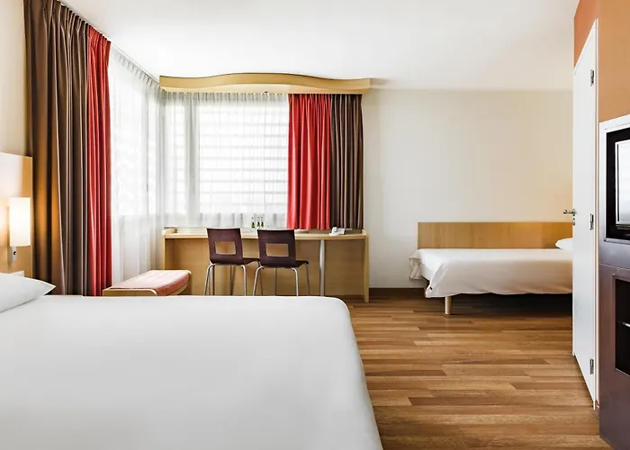 Ibis West Station Hotel Varsovia