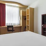 Hotel Ibis West Station Varsóvia