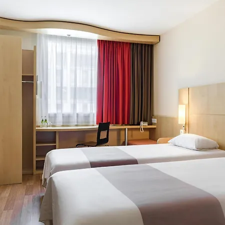 Ibis West Station 3* Warsaw