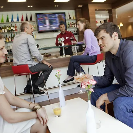 Hotel Ibis West Station