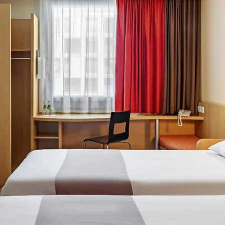 Hotel Ibis West Station Warsaw