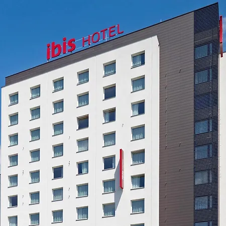 Отель Ibis West Station 3*