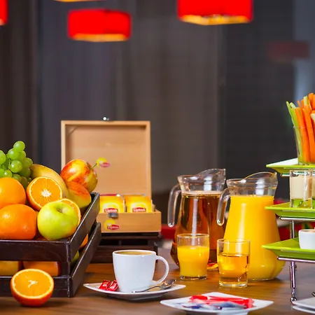 Ibis West Station Hotel