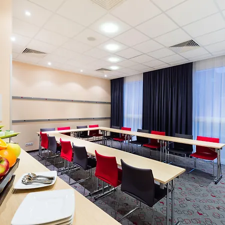 Ibis West Station Hotel